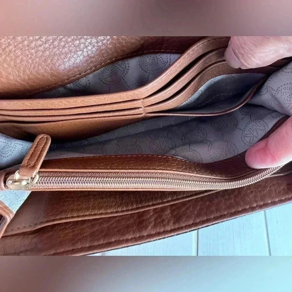 MICHAEL MICHAEL KORS Brown Leather Fulton Flap Continental Wallet - Picture 5 of 12